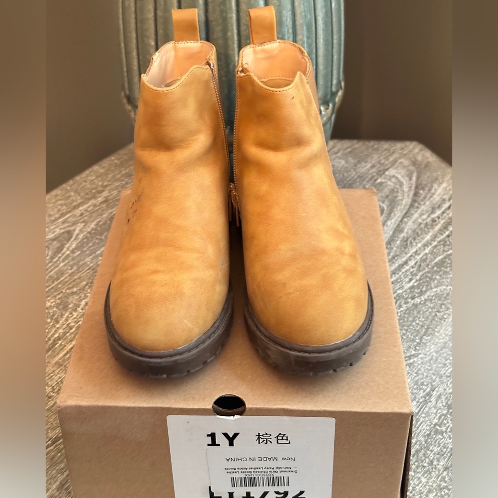 Girl- Brown Size 1 Boots